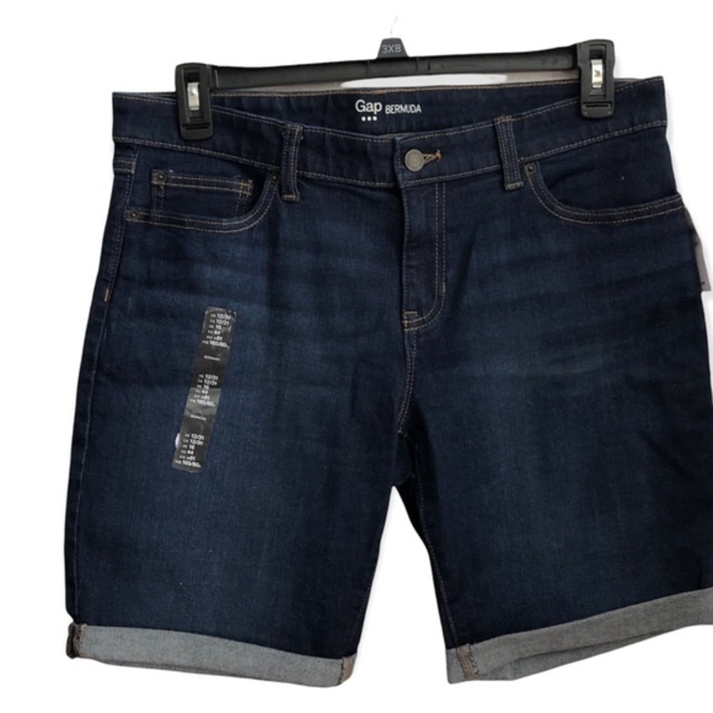 Gap Shorts Women’s Bermuda Size 12  31‎ waist Button Fly Zip New With Tags